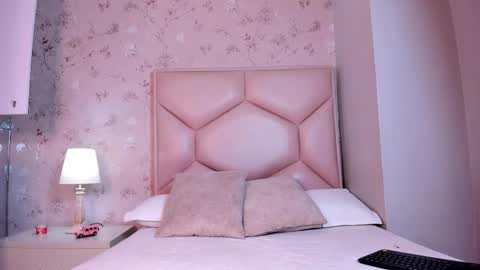   ambarsulliva  online show from October 2025 11:36:01 AM