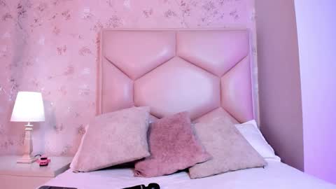   ambarsulliva  online show from December 2025 11:27:02 AM