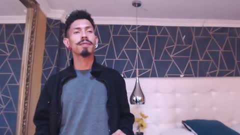 Snapshot of noaahtylor chatting on February 2026 12:20:01 AM Noah online show from February 2026 12:20:01 AM