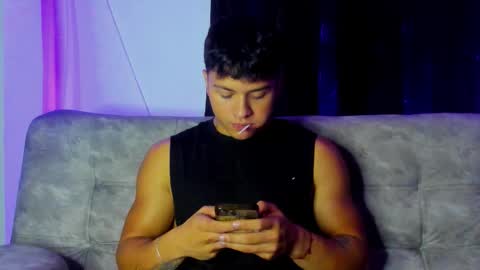 noah_223 online show from December 2025 04:28:02 AM