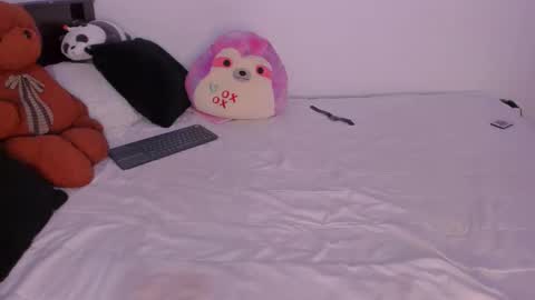 Sara  online show from November 2025 11:59:01 PM