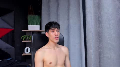 Snapshot of noah_brigth chatting on December 2024 01:50:01 AM Noah Brigth online show from December 2024 01:50:01 AM