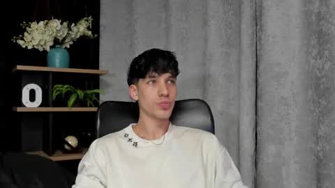 Snapshot of noah_brigth chatting on February 2025 03:43:02 AM Noah Brigth online show from February 2025 03:43:02 AM