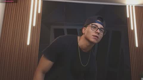 Snapshot of noah_clarkk chatting on January 2026 02:01:02 PM Noah online show from January 2026 02:01:02 PM