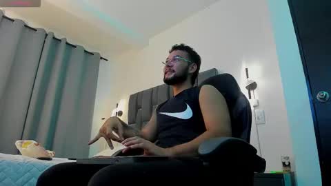 NOAH online show from November 2025 12:10:02 AM