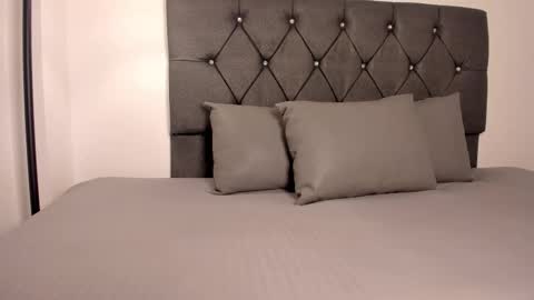 noah_johes online show from September 2025 03:54:01 AM