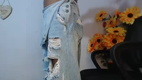 Noah Millers online show from February 2025 01:25:02 AM