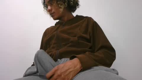 Noah Millers online show from September 2025 07:50:02 PM