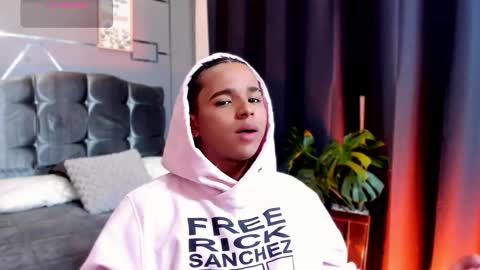 noah_smith04 online show from November 2025 12:37:02 PM