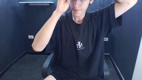 noah_sokolov online show from December 2025 06:49:01 PM