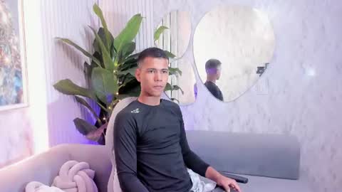 Snapshot of noahdark_ chatting on July 2026 02:03:01 AM NOAH online show from July 2026 02:03:01 AM