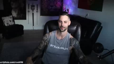 Snapshot of noahfitt chatting on June 2026 03:04:01 AM Noah Fitt online show from June 2026 03:04:01 AM