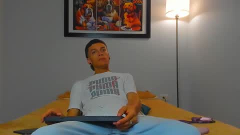 noahh_sky online show from April 2026 04:01:01 AM