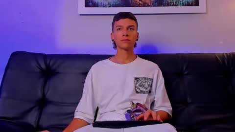 noahh_sky online show from April 2026 04:15:02 AM