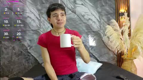 Snapshot of noahwalker__ chatting on June 2026 11:07:01 AM online show from June 2026 11:07:01 AM