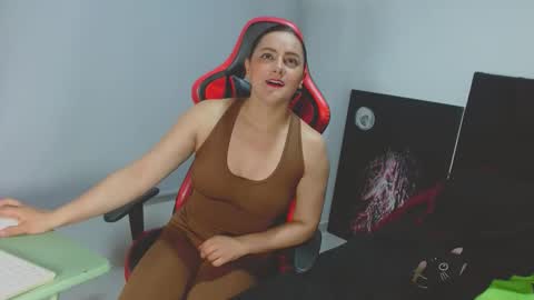 Noamartin online show from April 2026 12:11:02 AM