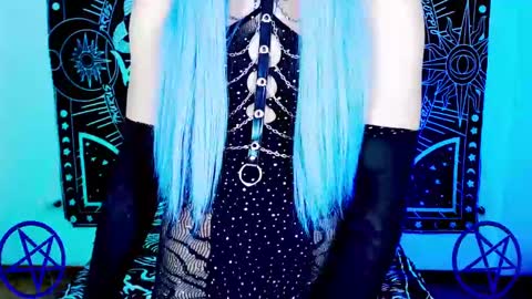 caroline online show from February 2025 10:20:02 AM