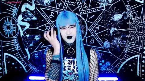 caroline online show from September 2025 12:34:01 AM