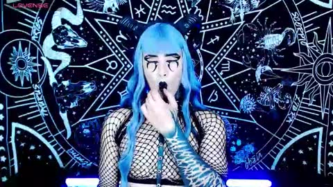 caroline online show from October 2025 01:03:02 AM