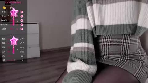 Snapshot of noelleneptune chatting on September 2025 12:05:01 PM noelleneptune online show from September 2025 12:05:01 PM