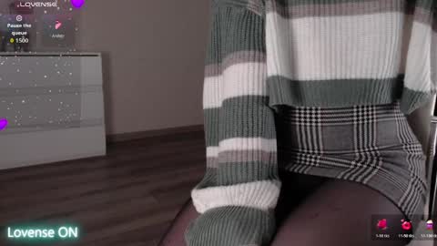 noelleneptune online show from April 2026 06:29:01 AM