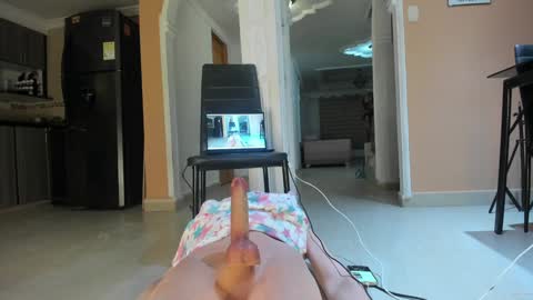  In instagram dayhannanoemi online show from November 2025 11:27:02 PM