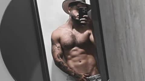 Snapshot of noha_miler chatting on June 2026 12:01:02 AM kevin online show from June 2026 12:01:02 AM