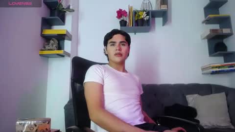 Snapshot of noha_roux chatting on May 2026 12:25:02 PM noha online show from May 2026 12:25:02 PM