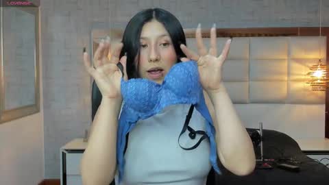 Snapshot of nohemi_louse chatting on September 2025 07:13:01 PM Nohemi online show from September 2025 07:13:01 PM