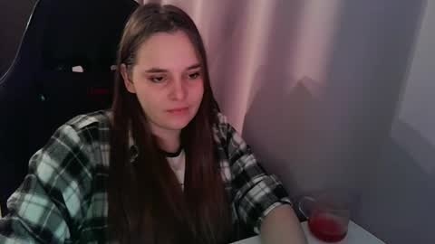 noir_ember_ online show from October 2025 01:40:02 PM