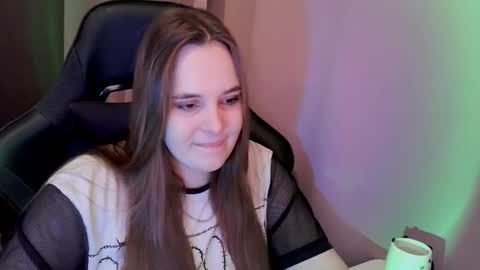 noir_ember_ online show from December 2025 01:52:02 PM