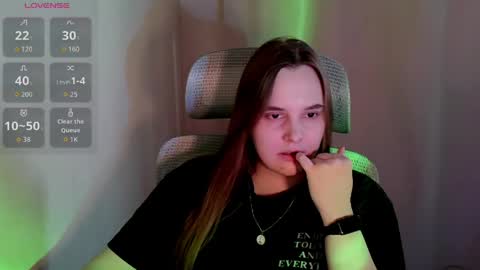 noir_ember_ online show from June 2026 06:22:02 PM