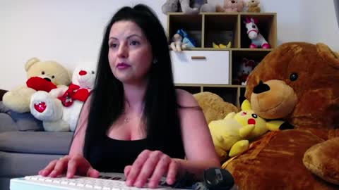 Snapshot of noirbella chatting on May 2026 09:20:01 PM noirbella online show from May 2026 09:20:01 PM