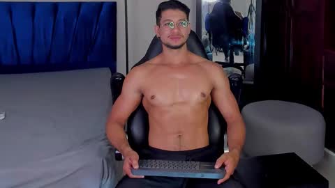 Snapshot of nolan_joness chatting on February 2026 09:49:01 PM Im Nolan online show from February 2026 09:49:01 PM