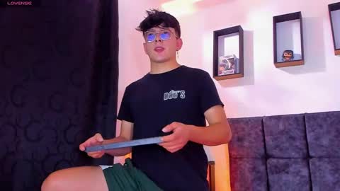 Nolan  online show from October 2025 07:22:01 PM