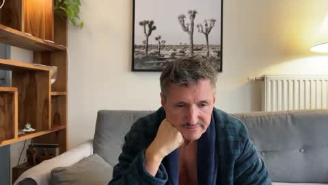 nolo34 online show from December 2025 02:00:02 PM