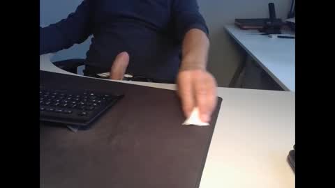 Snapshot of nonsequiture chatting on October 2025 08:57:02 AM Ralle online show from October 2025 08:57:02 AM