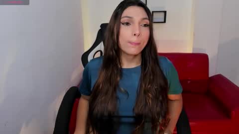 Nora online show from November 2025 04:00:01 AM