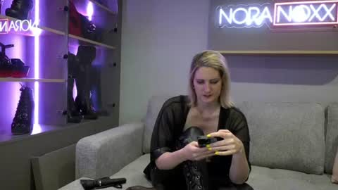 Snapshot of nora_noxx chatting on June 2026 08:33:01 PM NoraNoxx online show from June 2026 08:33:01 PM