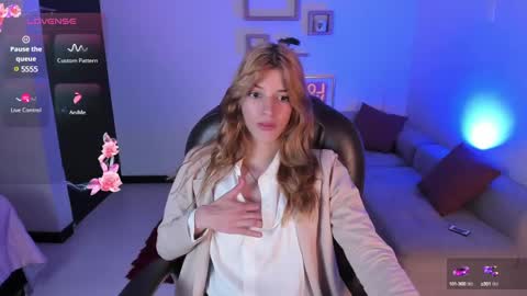 Nora online show from February 2025 07:52:02 PM