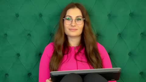 NoraFoxes online show from January 2026 05:54:02 AM