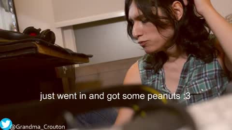 Snapshot of noreallyilikepeanuts chatting on March 2025 03:48:02 AM Ariane online show from March 2025 03:48:02 AM