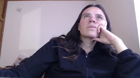 noreen_ online show from December 2025 08:25:02 PM