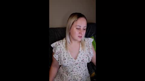 hi glad to chat online show from October 2025 02:57:01 PM