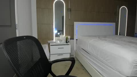 Nova online show from October 2025 04:13:02 AM