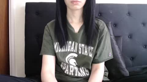 Olivia online show from December 2025 07:43:01 PM