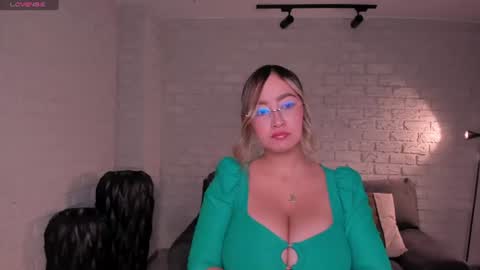 Snapshot of novasinclairx chatting on July 2026 11:51:02 AM Nova Sinclair online show from July 2026 11:51:02 AM