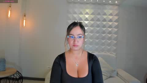 Snapshot of novasinclairx chatting on July 2026 11:25:01 AM Nova Sinclair online show from July 2026 11:25:01 AM