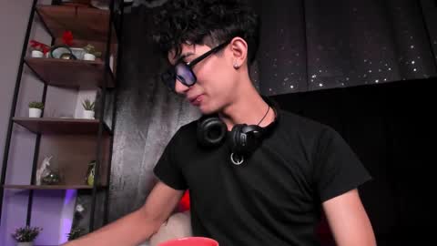 Nova online show from November 2025 07:34:02 PM