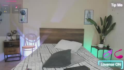 NovayBrian online show from September 2025 04:36:02 AM